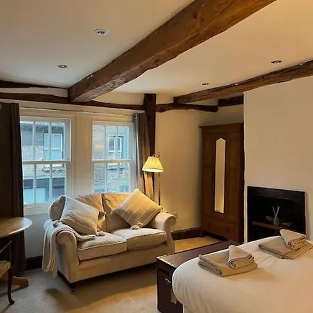 District Loft Apartment *